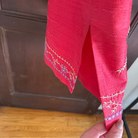90s Vintage LAUNDRY  | Red Silk Embroidered Square Neck Cocktail Dress 8 Petite - Picture 4 of 10
